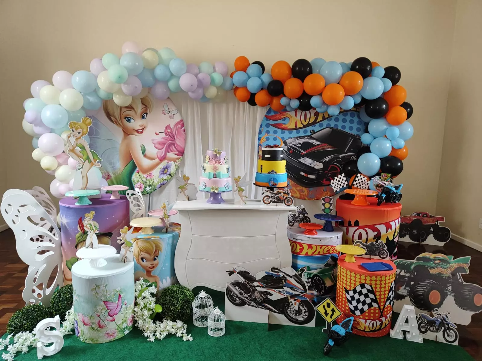 Decoração Completa - Tinker Bell e Hotwheels